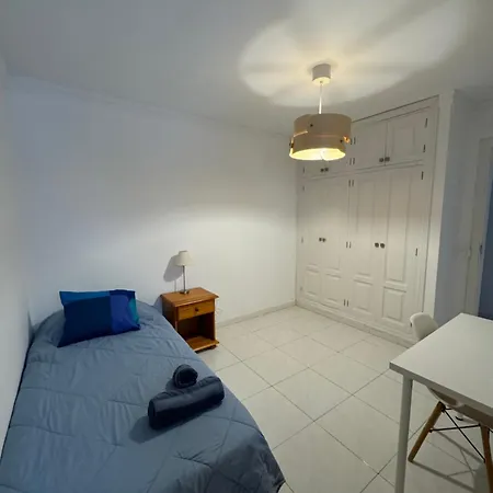 Casa Con Terraza En La Plazuela Appartement *